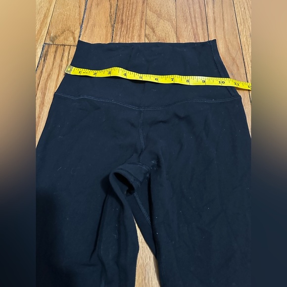 lululemon athletica Black High-Waisted Capris - Picture 5 of 6